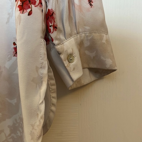 Floral blouse - Picture 5 of 5